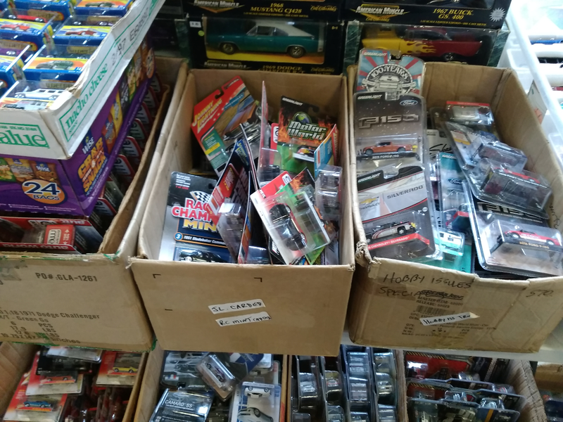 Illustration for article titled AP's Mega-HAWL: Old Toy Show 2019 Bennington Vermont + Mall Detour...